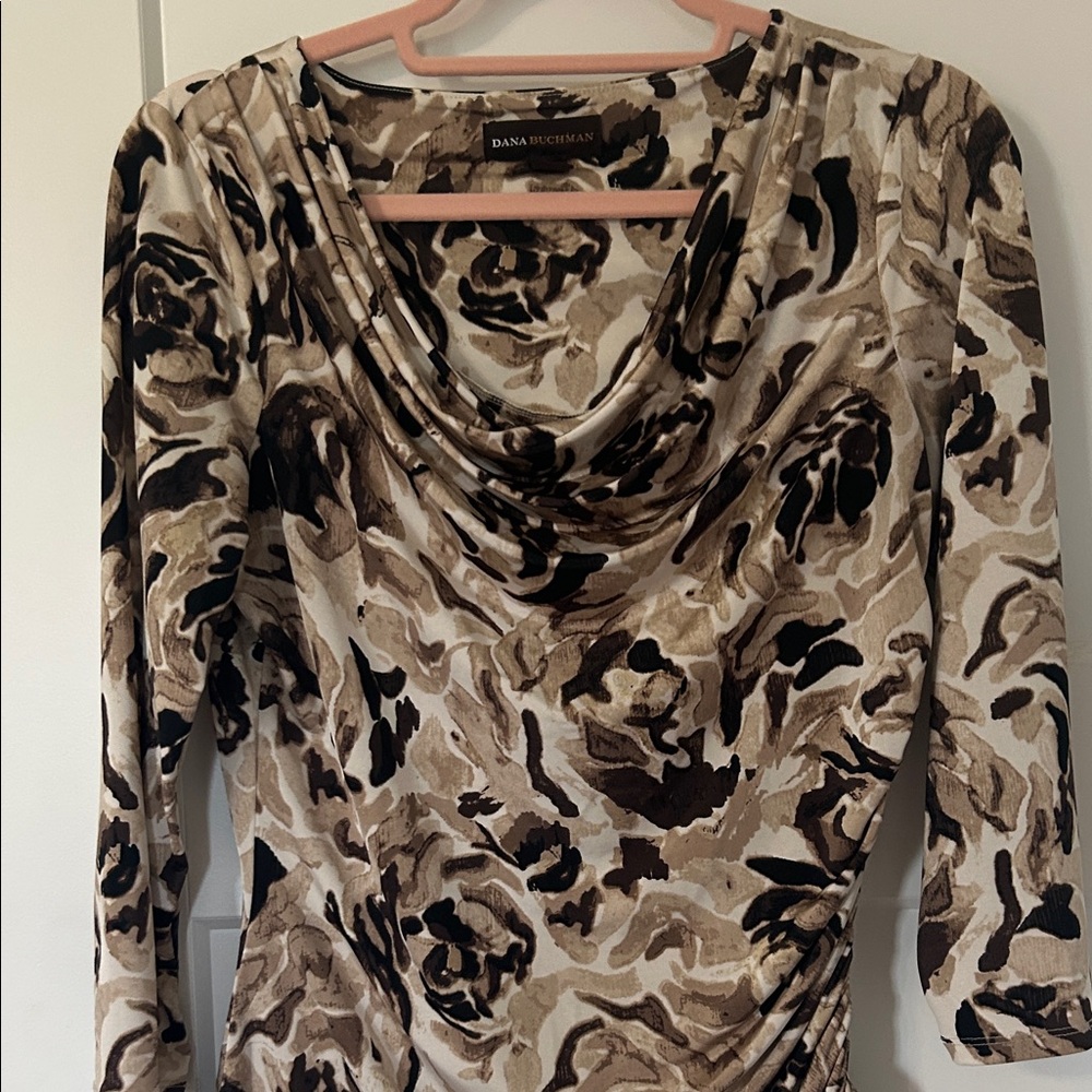 Dana Buchman Women's Tan and Black Floral Blouse - Picture 4 of 8